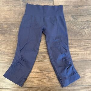 Lululemon Ebb to Street Navy Blue‎ Crop Leggings Size 4